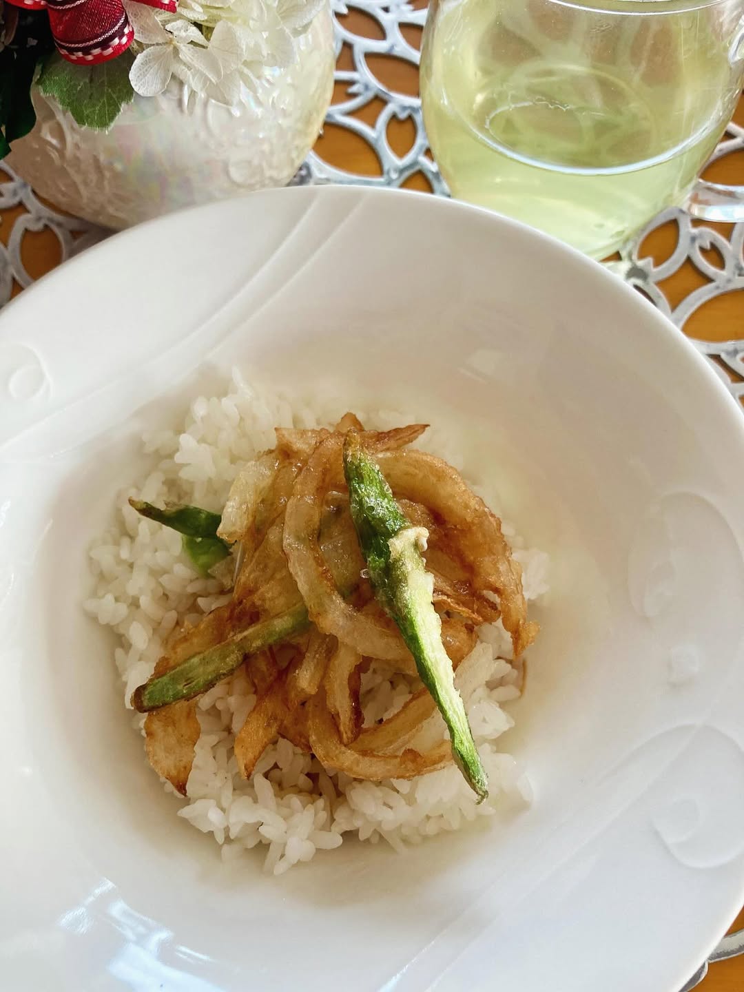 新玉ねぎとアスパラのかき揚げ丼